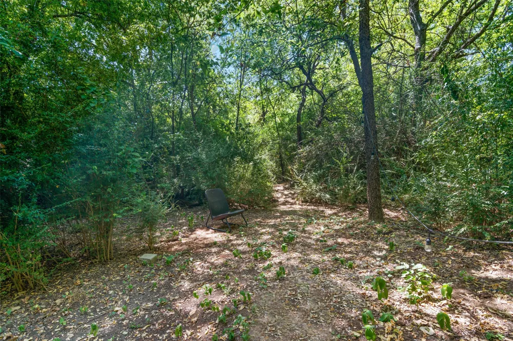 2220 Burning Tree Lane Denton, TX 76209