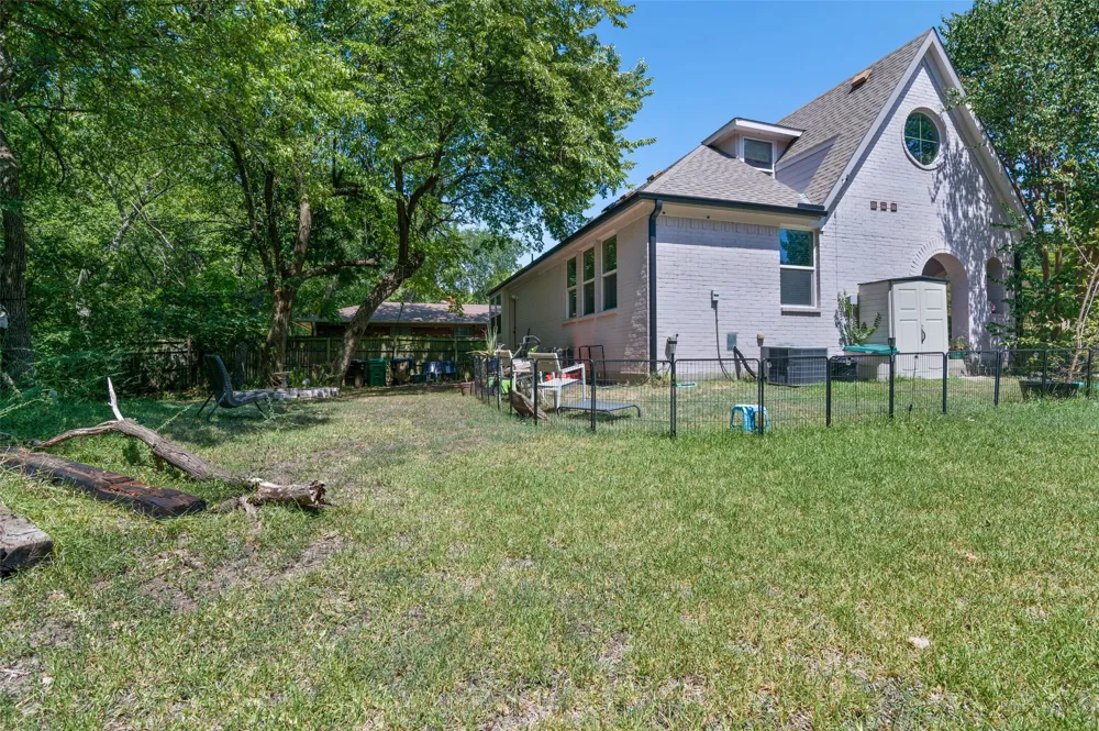 2220 Burning Tree Lane Denton, TX 76209