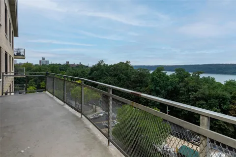 3671 Hudson Manor Terrace #6LM