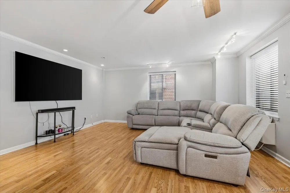425 Shore Road #2D Long Beach, NY 11561