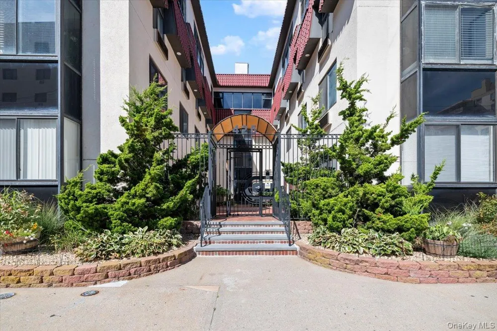 425 Shore Road #2D Long Beach, NY 11561