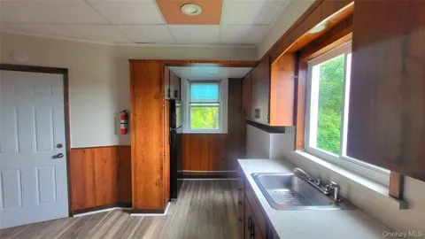 37 ROOSEVELT AVE-APT 2