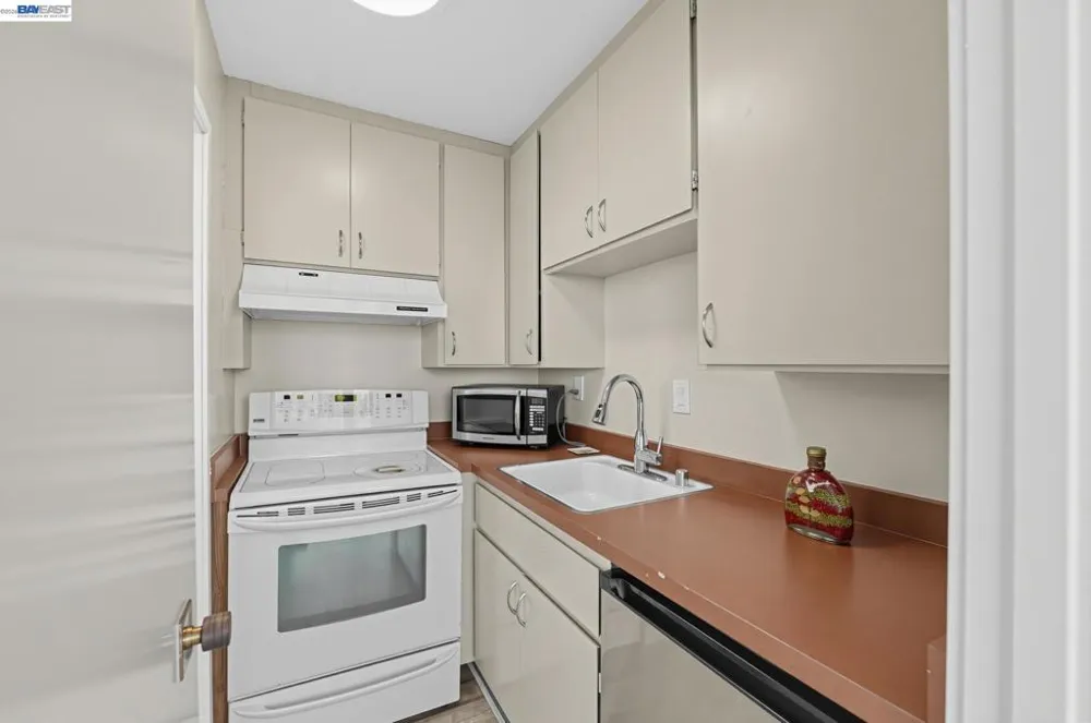 400 Davey Glen Rd #4824 Belmont, CA 94002