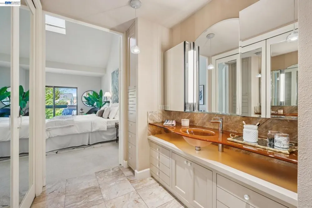 11 REGULUS CT Alameda, CA 94501