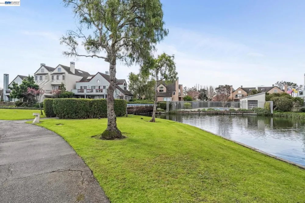 11 REGULUS CT Alameda, CA 94501