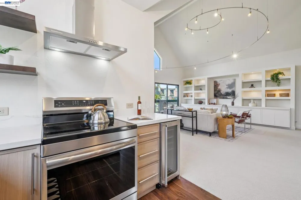 11 REGULUS CT Alameda, CA 94501
