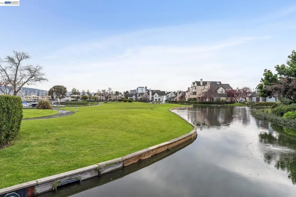11 REGULUS CT Alameda, CA 94501