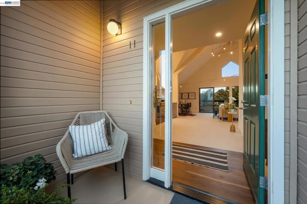 11 REGULUS CT Alameda, CA 94501