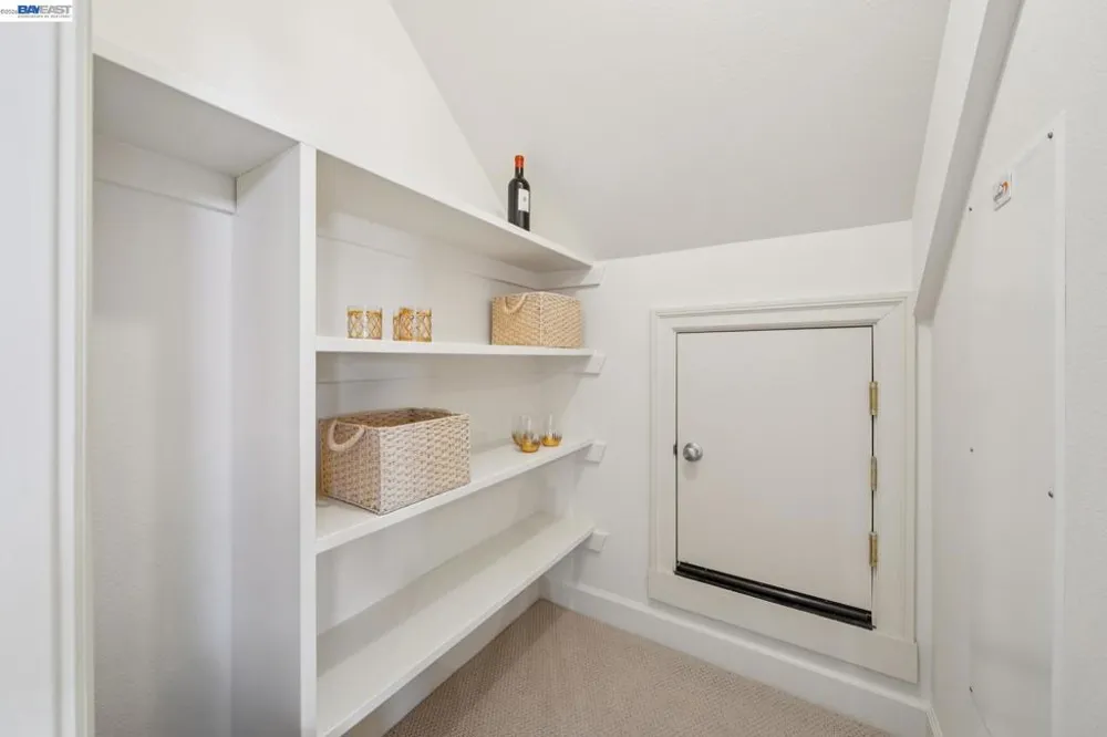 11 REGULUS CT Alameda, CA 94501