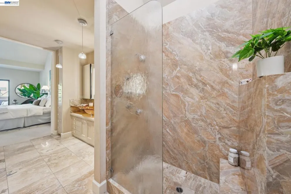 11 REGULUS CT Alameda, CA 94501