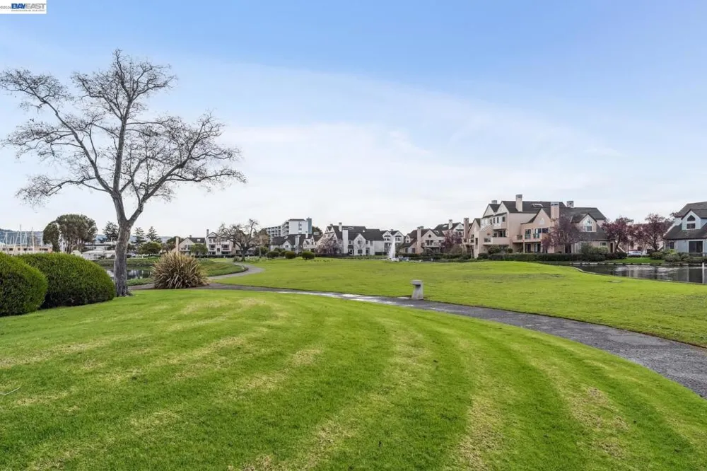 11 REGULUS CT Alameda, CA 94501