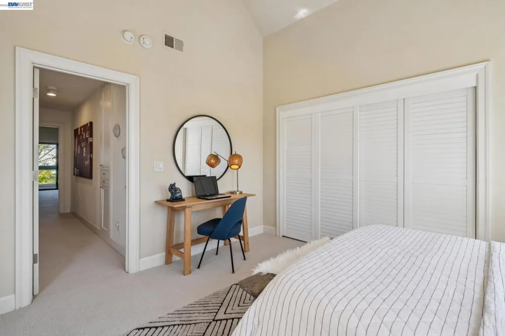 11 REGULUS CT Alameda, CA 94501