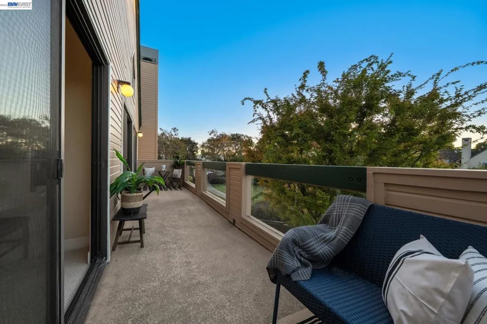 11 REGULUS CT Alameda, CA 94501