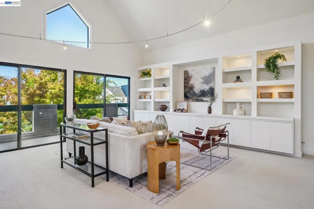 11 REGULUS CT Alameda, CA 94501