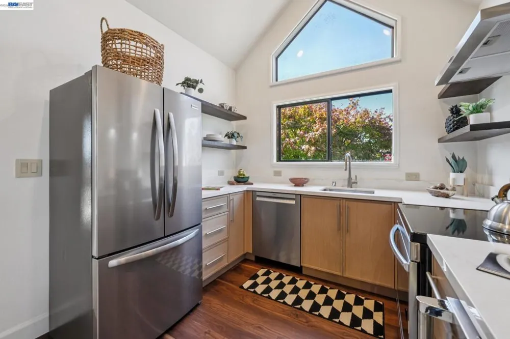 11 REGULUS CT Alameda, CA 94501