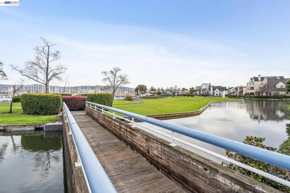 11 REGULUS CT Alameda, CA 94501