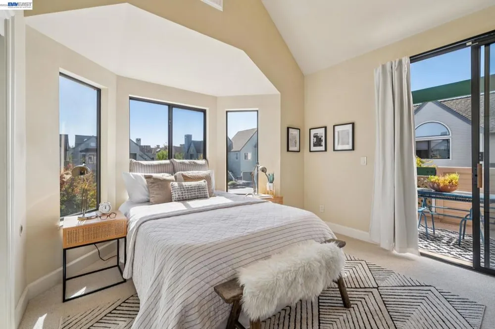11 REGULUS CT Alameda, CA 94501