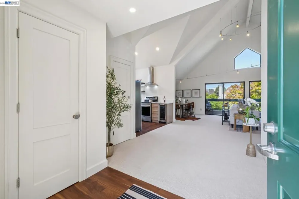 11 REGULUS CT Alameda, CA 94501