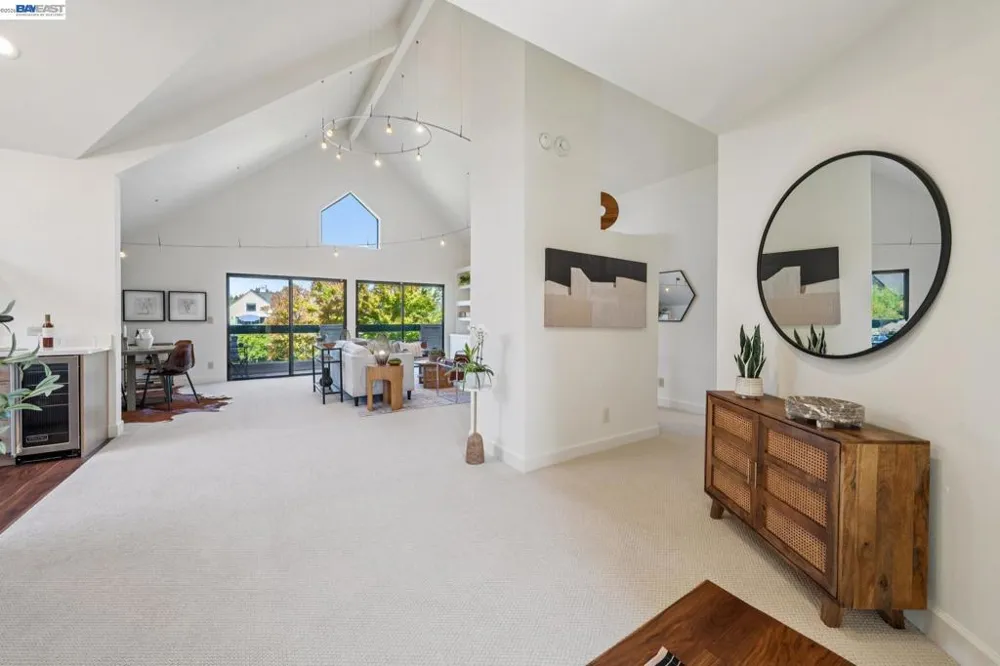 11 REGULUS CT Alameda, CA 94501