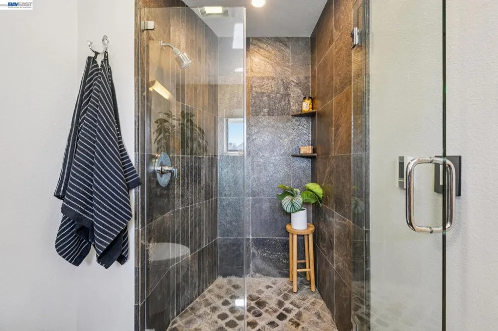 11 REGULUS CT Alameda, CA 94501