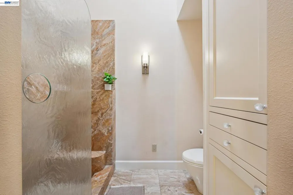 11 REGULUS CT Alameda, CA 94501