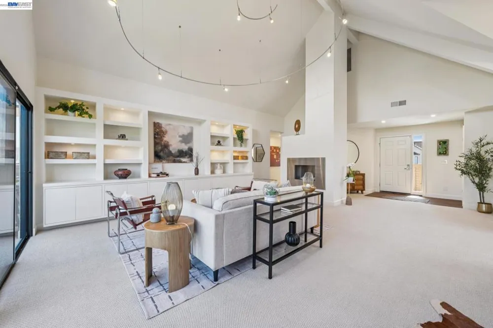 11 REGULUS CT Alameda, CA 94501
