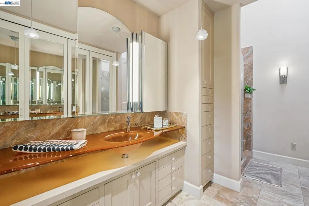 11 REGULUS CT Alameda, CA 94501