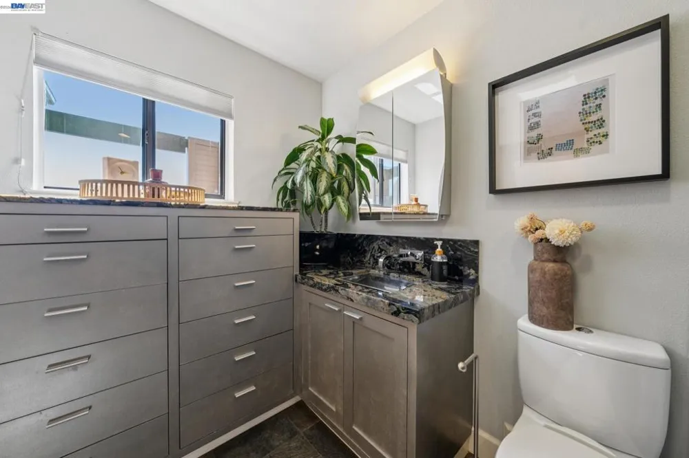 11 REGULUS CT Alameda, CA 94501