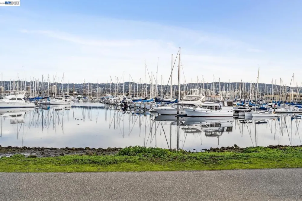11 REGULUS CT Alameda, CA 94501