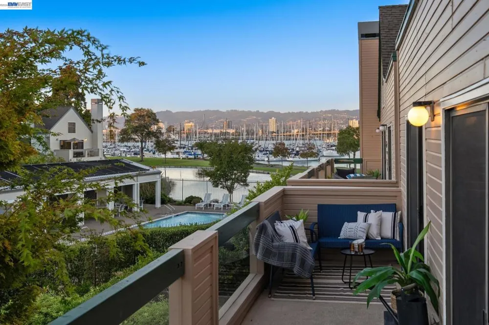 11 REGULUS CT Alameda, CA 94501