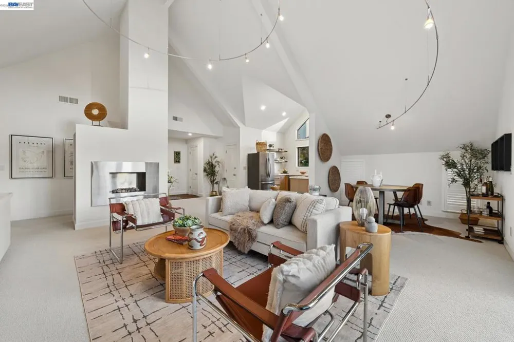 11 REGULUS CT Alameda, CA 94501