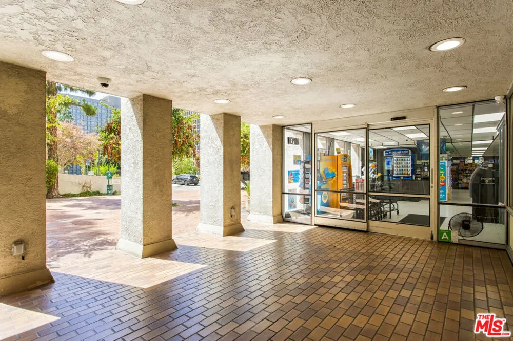 800 W 1st Street #3001 Los Angeles, CA 90012