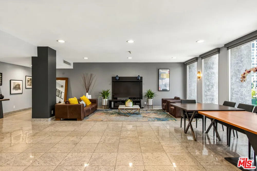 800 W 1st Street #3001 Los Angeles, CA 90012