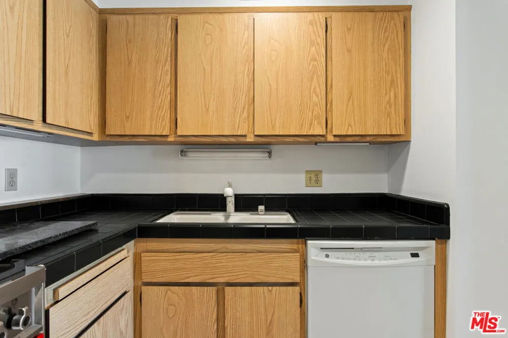 800 W 1st Street #3001 Los Angeles, CA 90012