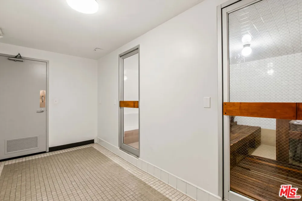 800 W 1st Street #3001 Los Angeles, CA 90012