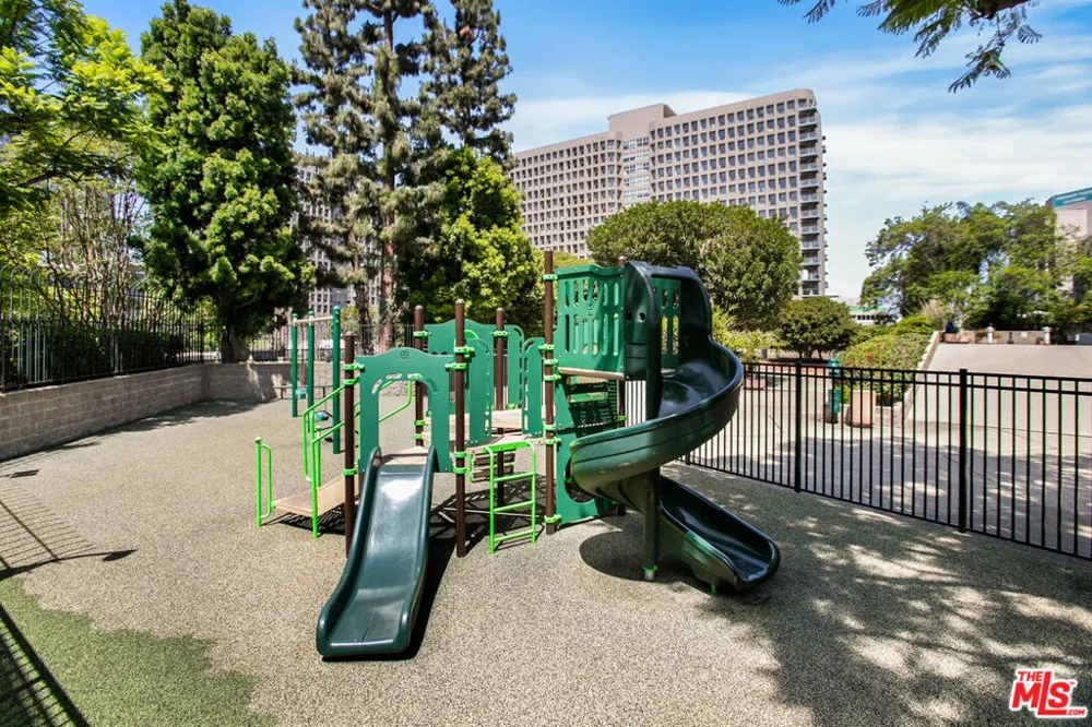 800 W 1st Street #3001 Los Angeles, CA 90012