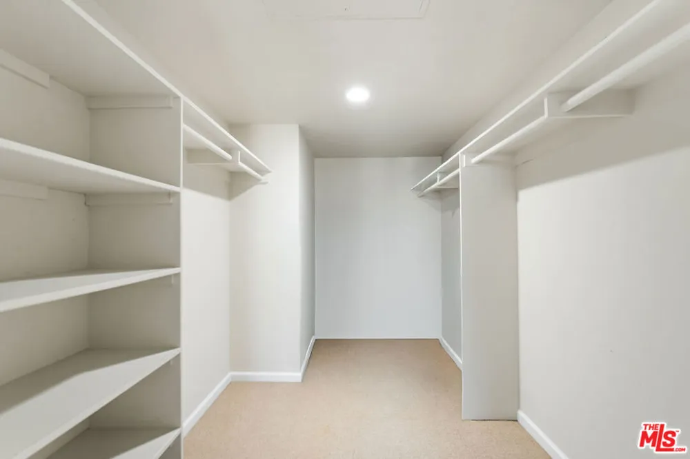 800 W 1st Street #3001 Los Angeles, CA 90012
