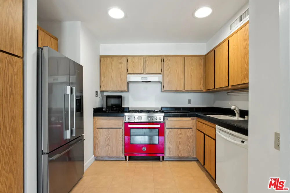 800 W 1st Street #3001 Los Angeles, CA 90012