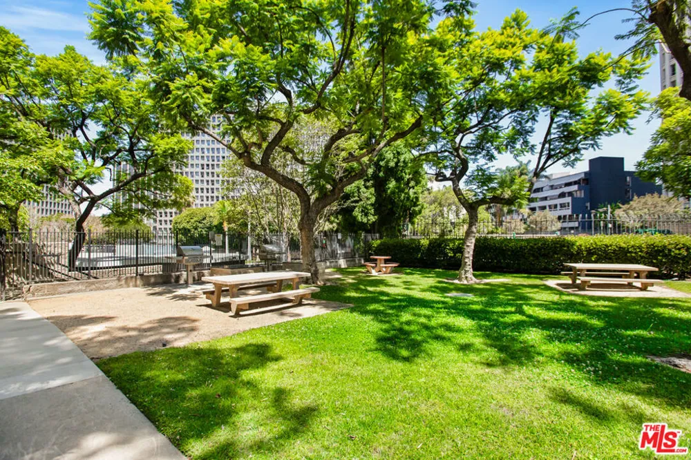 800 W 1st Street #3001 Los Angeles, CA 90012