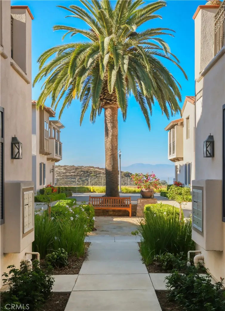 16 Talmont Newport Coast, CA 92657