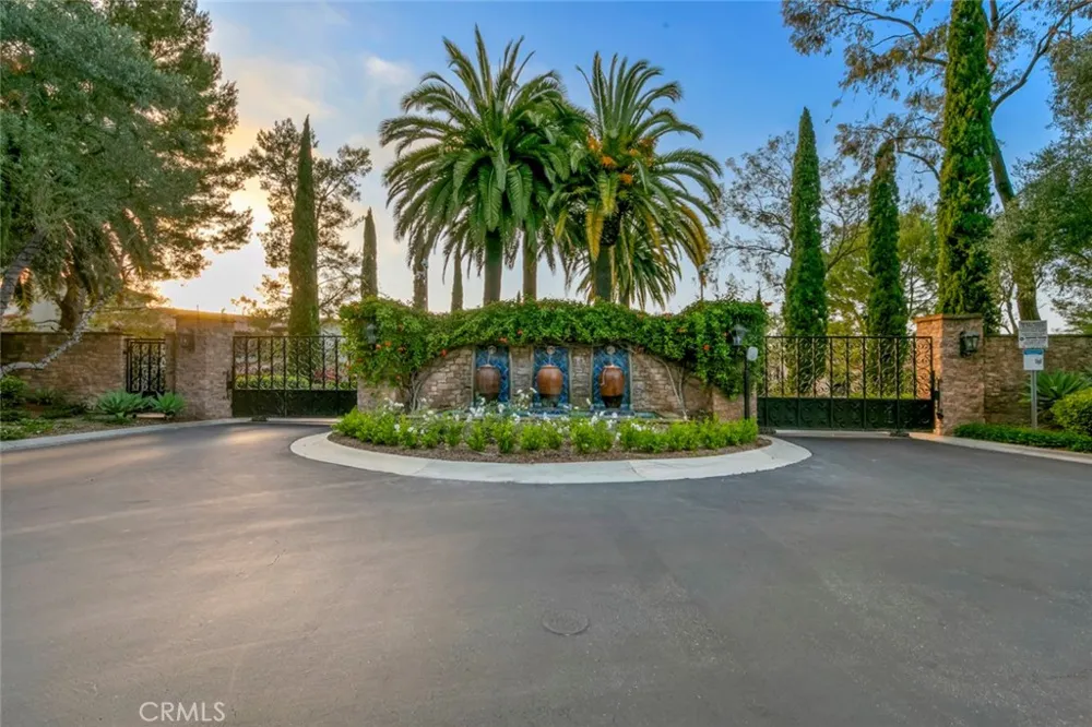 16 Talmont Newport Coast, CA 92657