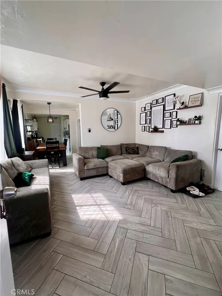 1474 W Compton Compton, CA 90220