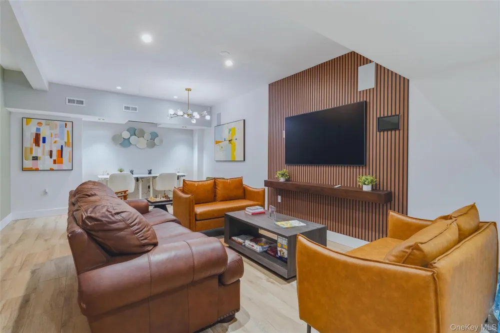 230 Pelham Road #4L New Rochelle, NY 10805