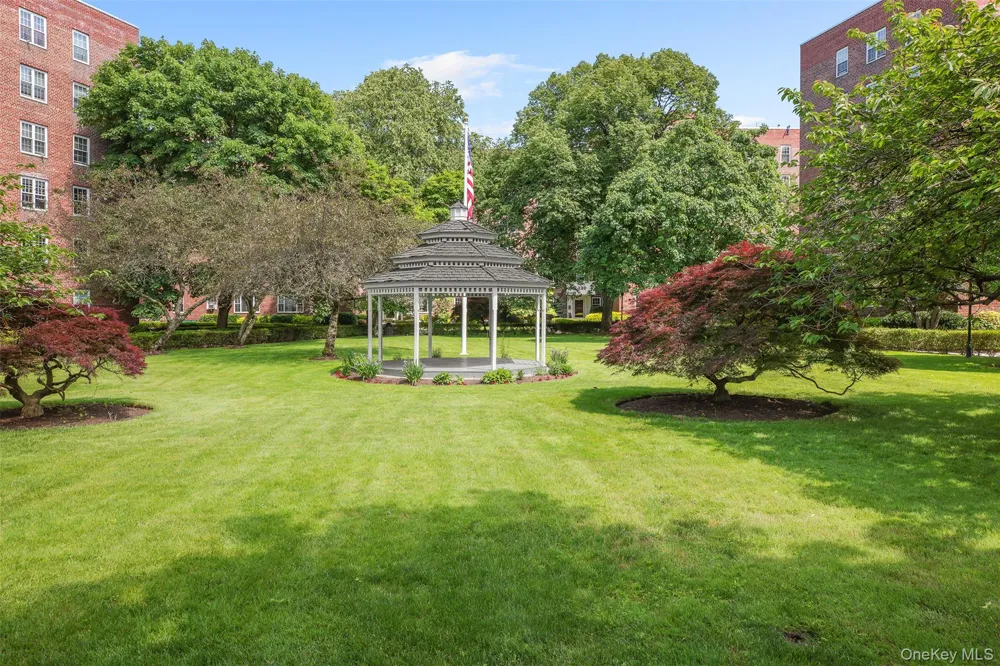 230 Pelham Road #4L New Rochelle, NY 10805