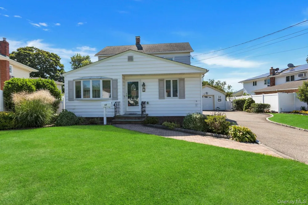 59 11th Street Hicksville, NY 11801