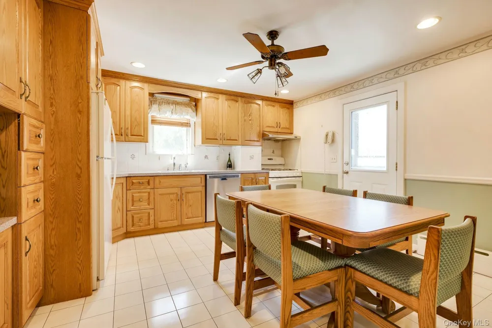59 11th Street Hicksville, NY 11801
