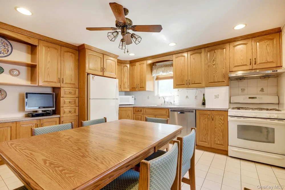 59 11th Street Hicksville, NY 11801