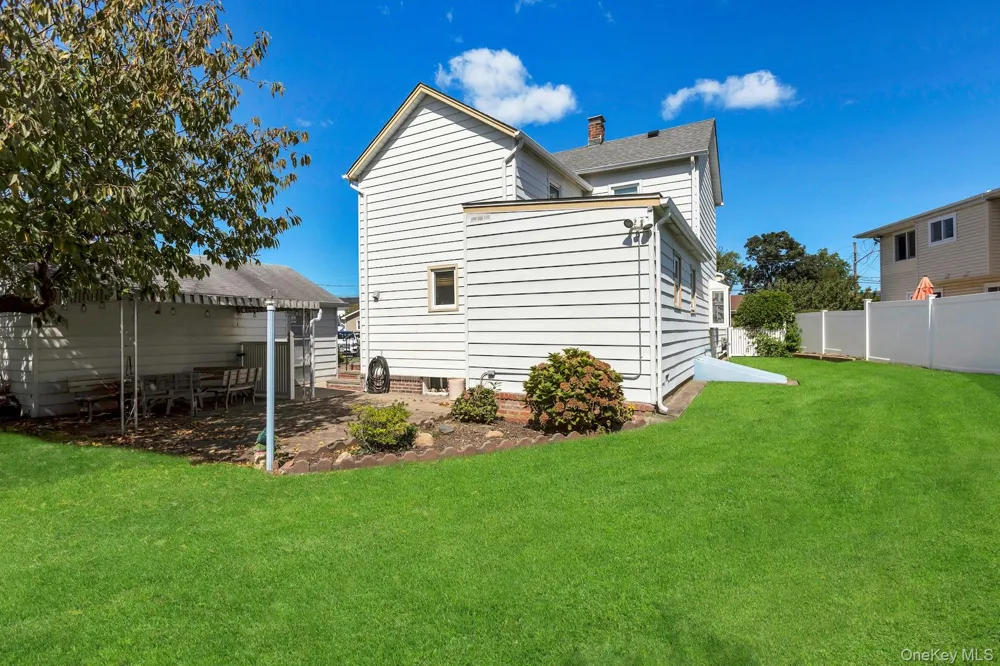 59 11th Street Hicksville, NY 11801
