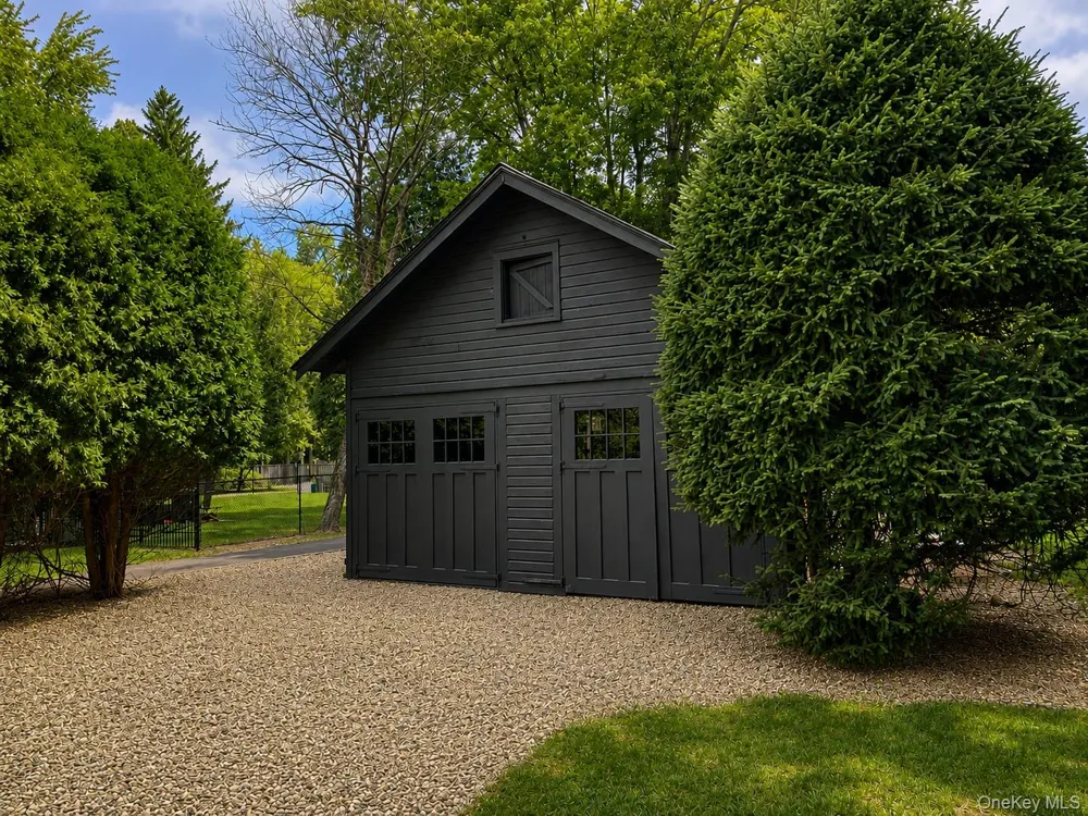 264 Ehrhardt Road Pearl River, NY 10965