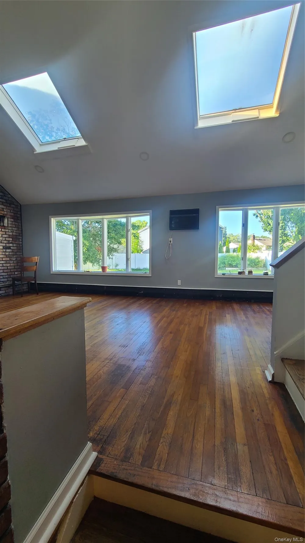 623 Nimrod Court North Babylon, NY 11703